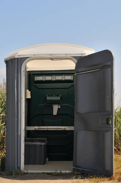 Porta potty delivery and setup in Wapello, IA